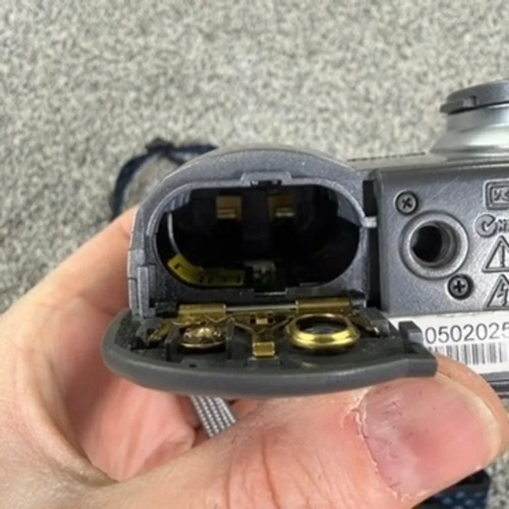 Kodak EasyShare DX4530 Digital Camera 5.0MP 3x Optical Zoom Lowepro NOT TESTED